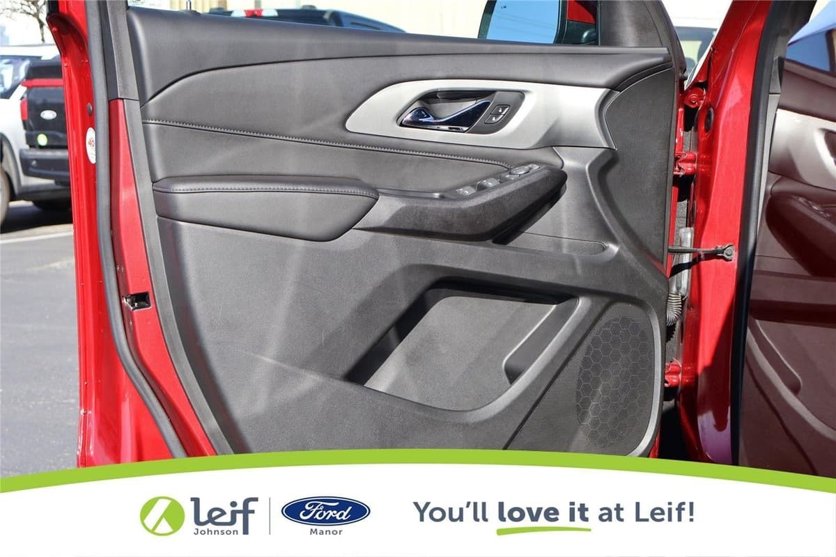 2023 Chevrolet Traverse - Image 10