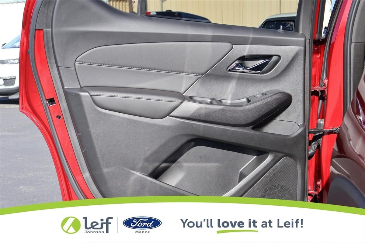 2023 Chevrolet Traverse - Image 28