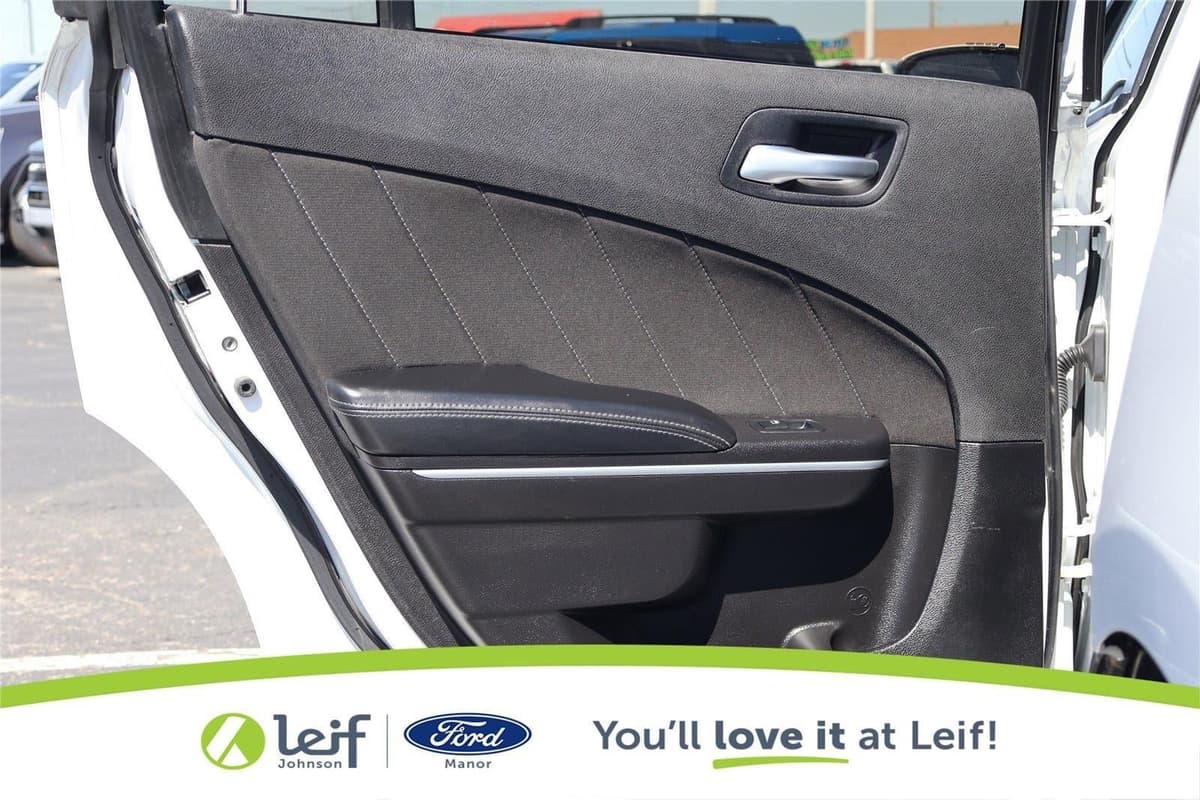 2021 Dodge Charger - Image 24