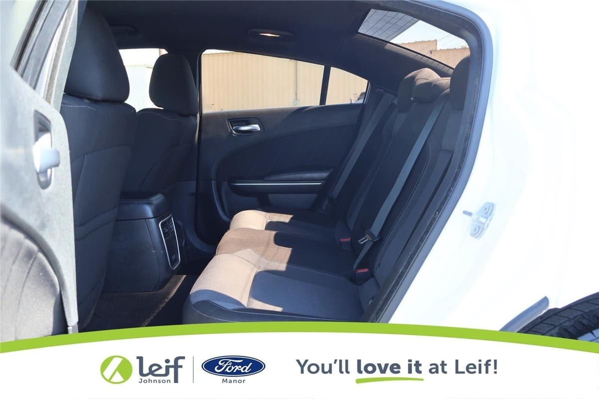 2021 Dodge Charger - Image 25