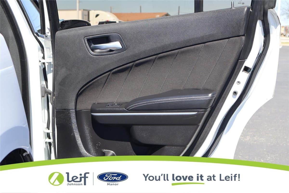 2021 Dodge Charger - Image 28