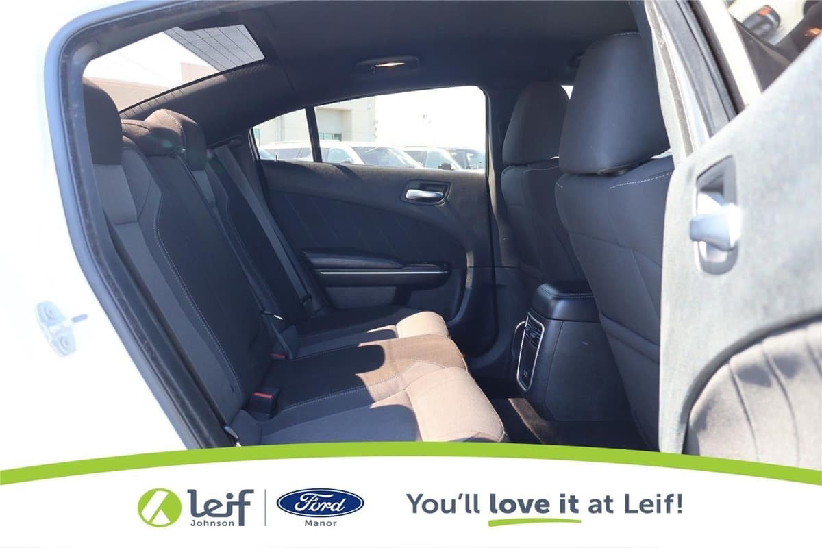 2021 Dodge Charger - Image 29