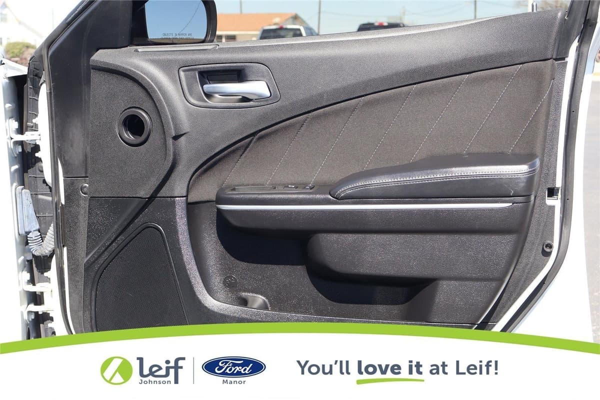 2021 Dodge Charger - Image 31