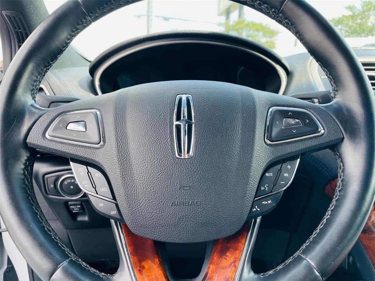 2016 Lincoln MKX - Image 11