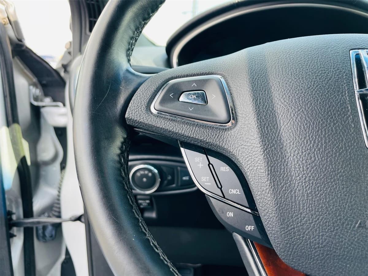 2016 Lincoln MKX - Image 13