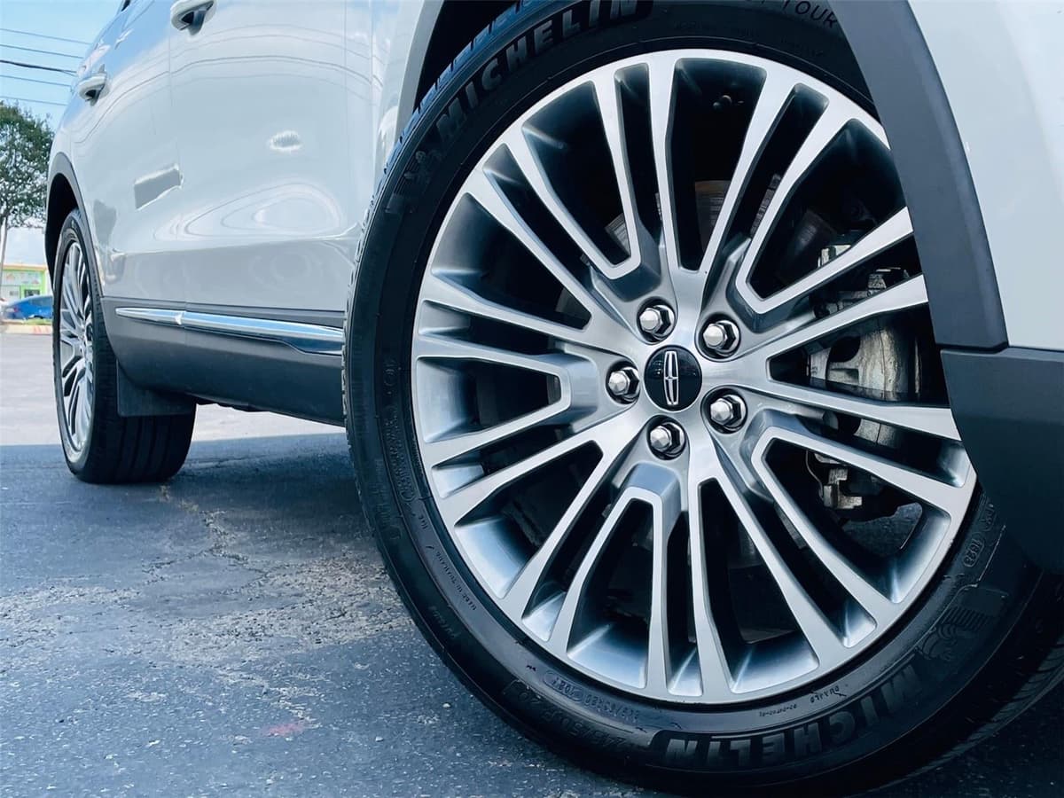 2016 Lincoln MKX - Image 2