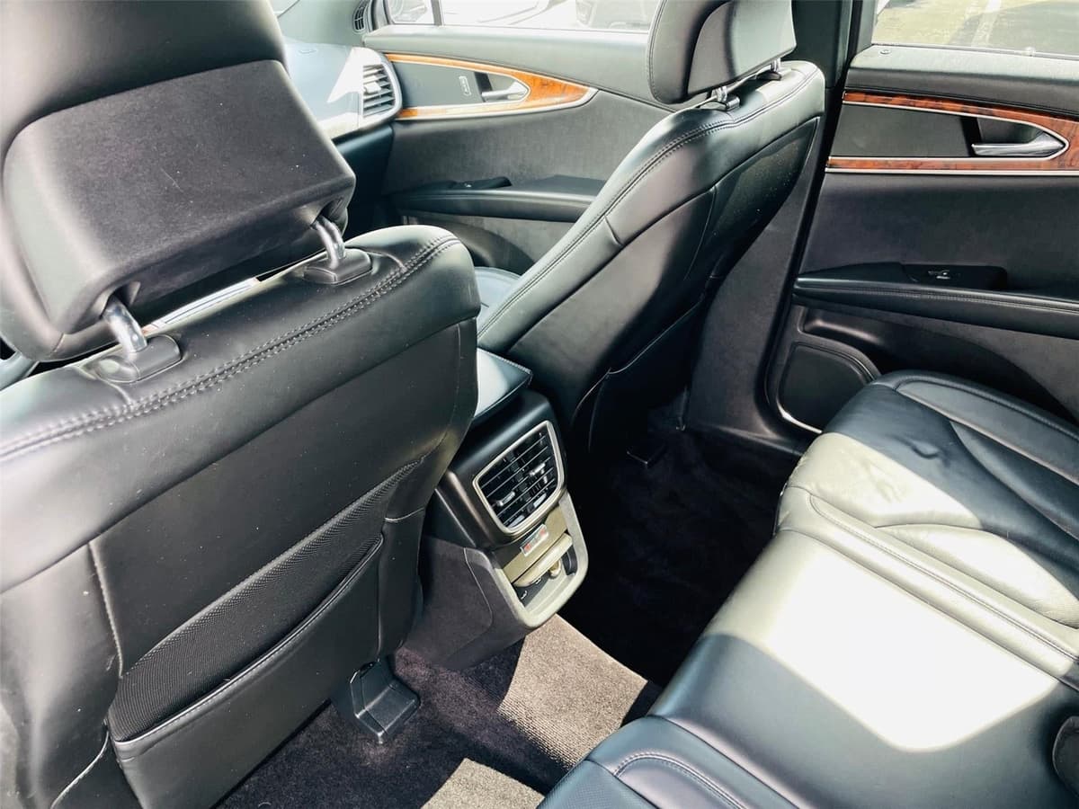 2016 Lincoln MKX - Image 20