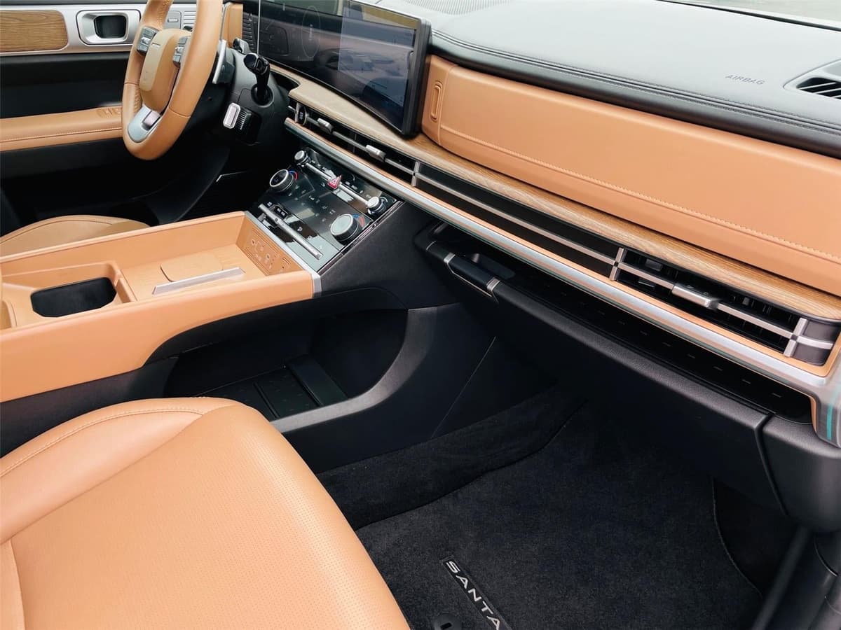 2024 Hyundai Santa Fe - Image 23