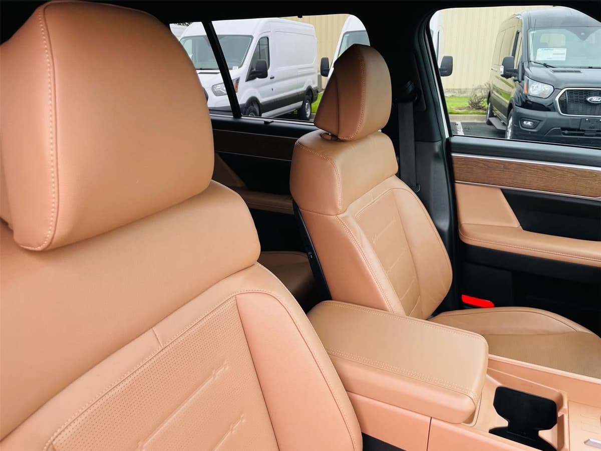 2024 Hyundai Santa Fe - Image 24