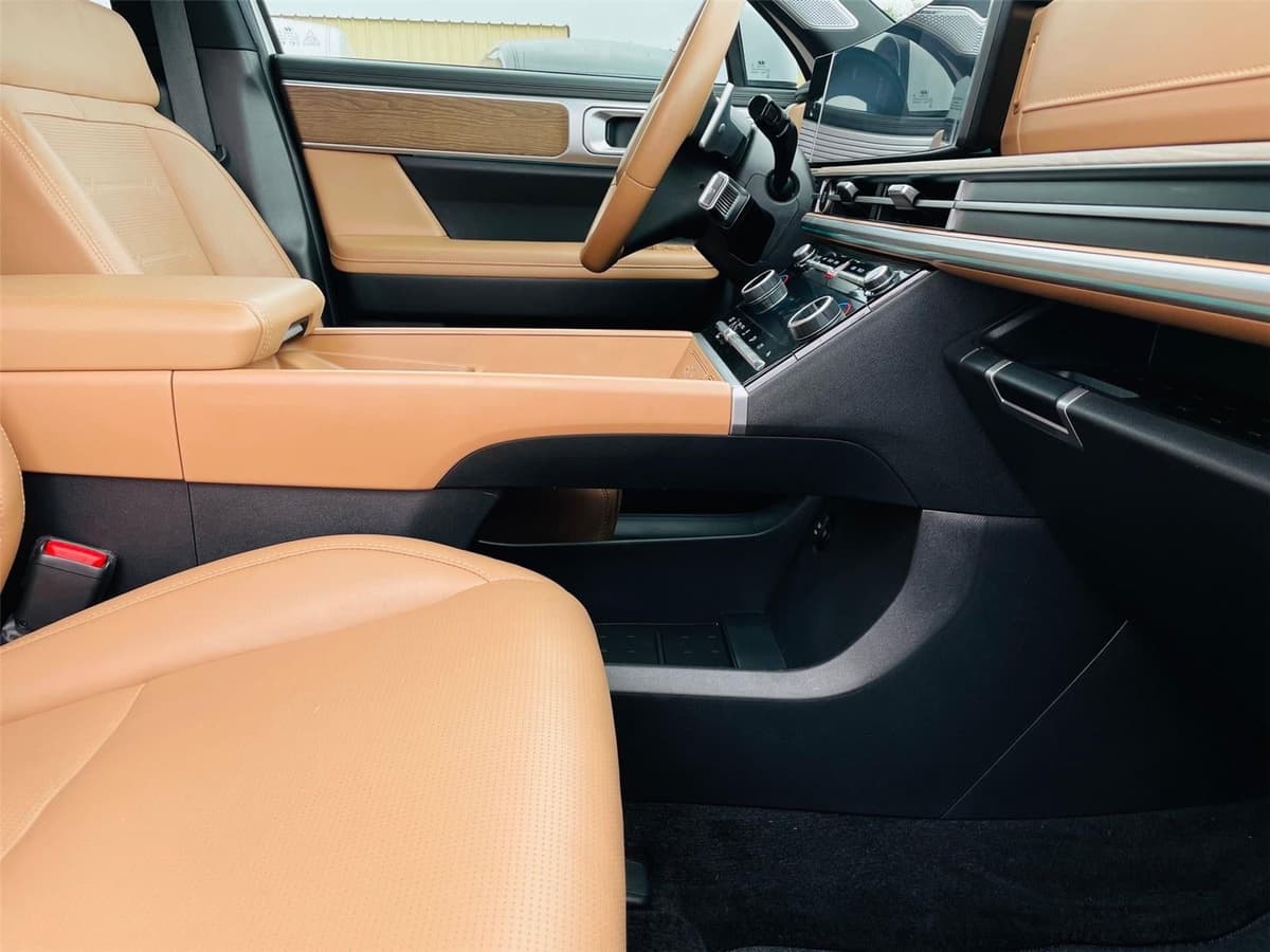 2024 Hyundai Santa Fe - Image 25