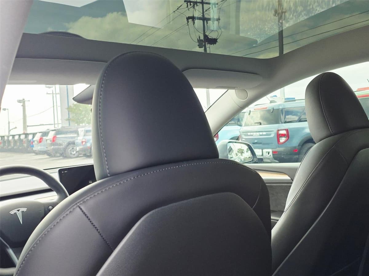 2025 Tesla Model Y - Image 22