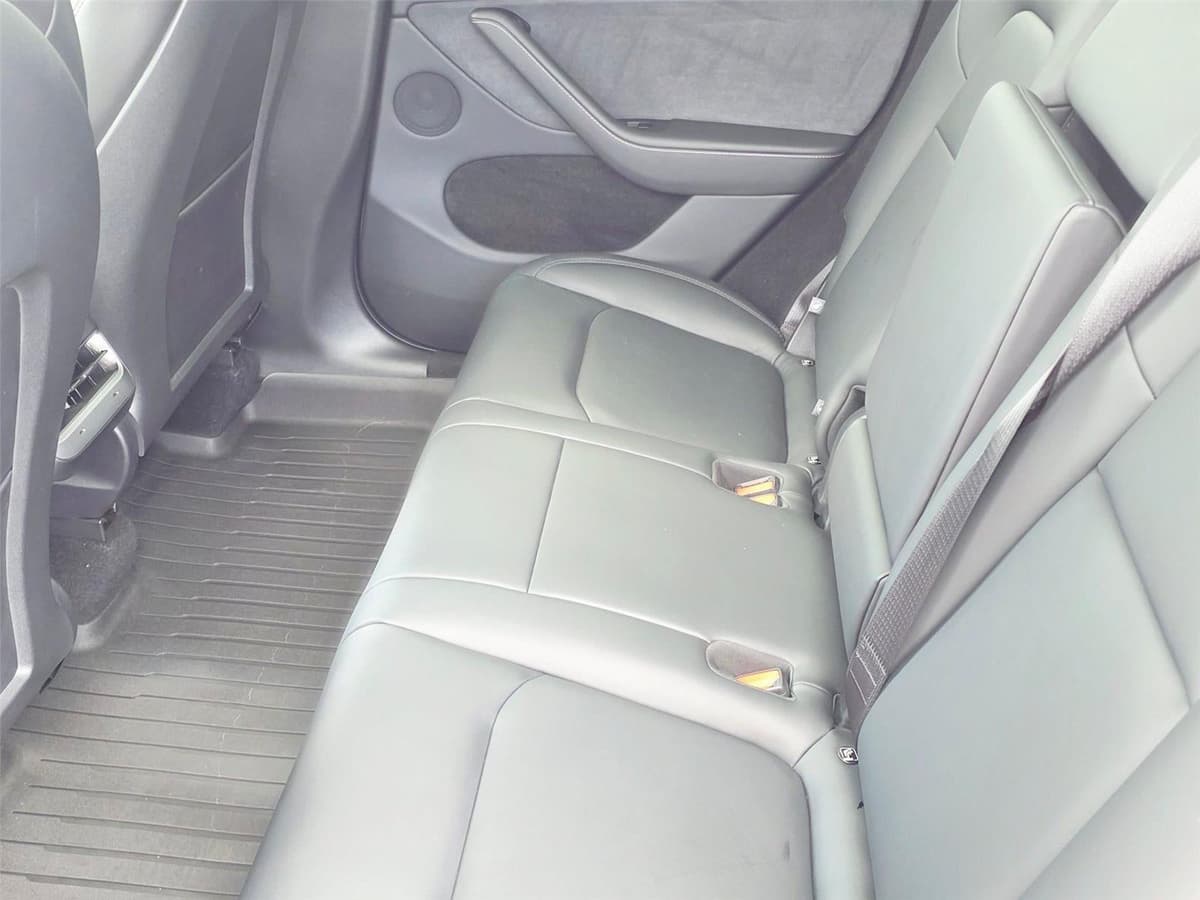 2025 Tesla Model Y - Image 23