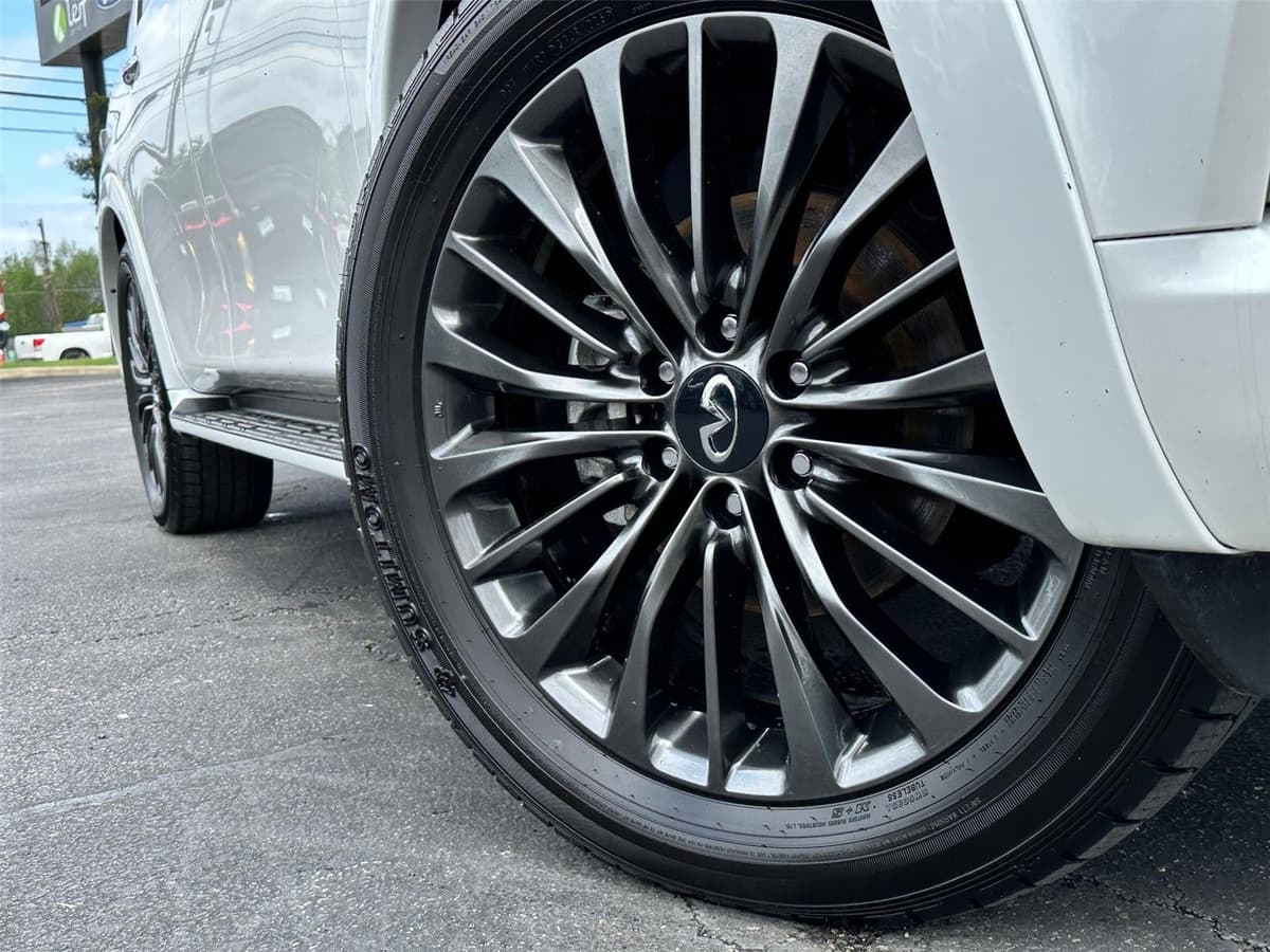 2023 INFINITI QX80 - Image 2