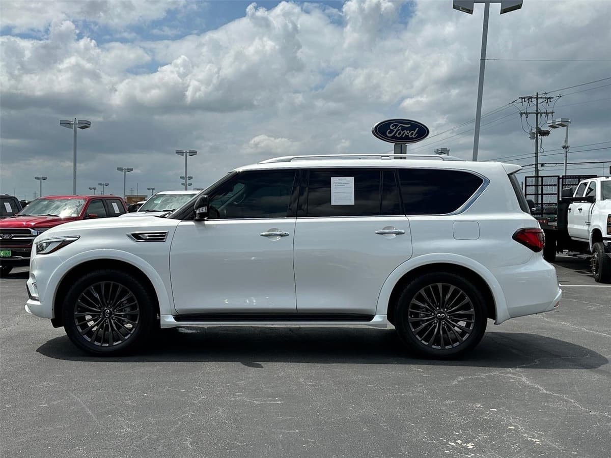 2023 INFINITI QX80 - Image 6