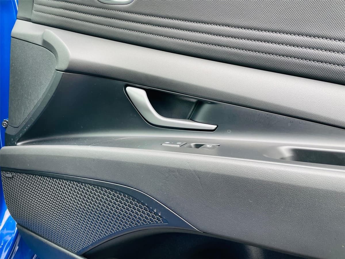 2025 Hyundai Elantra - Image 24