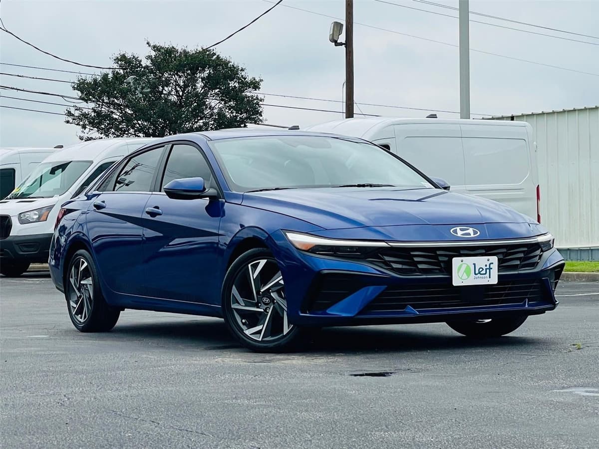 2025 Hyundai Elantra - Image 37