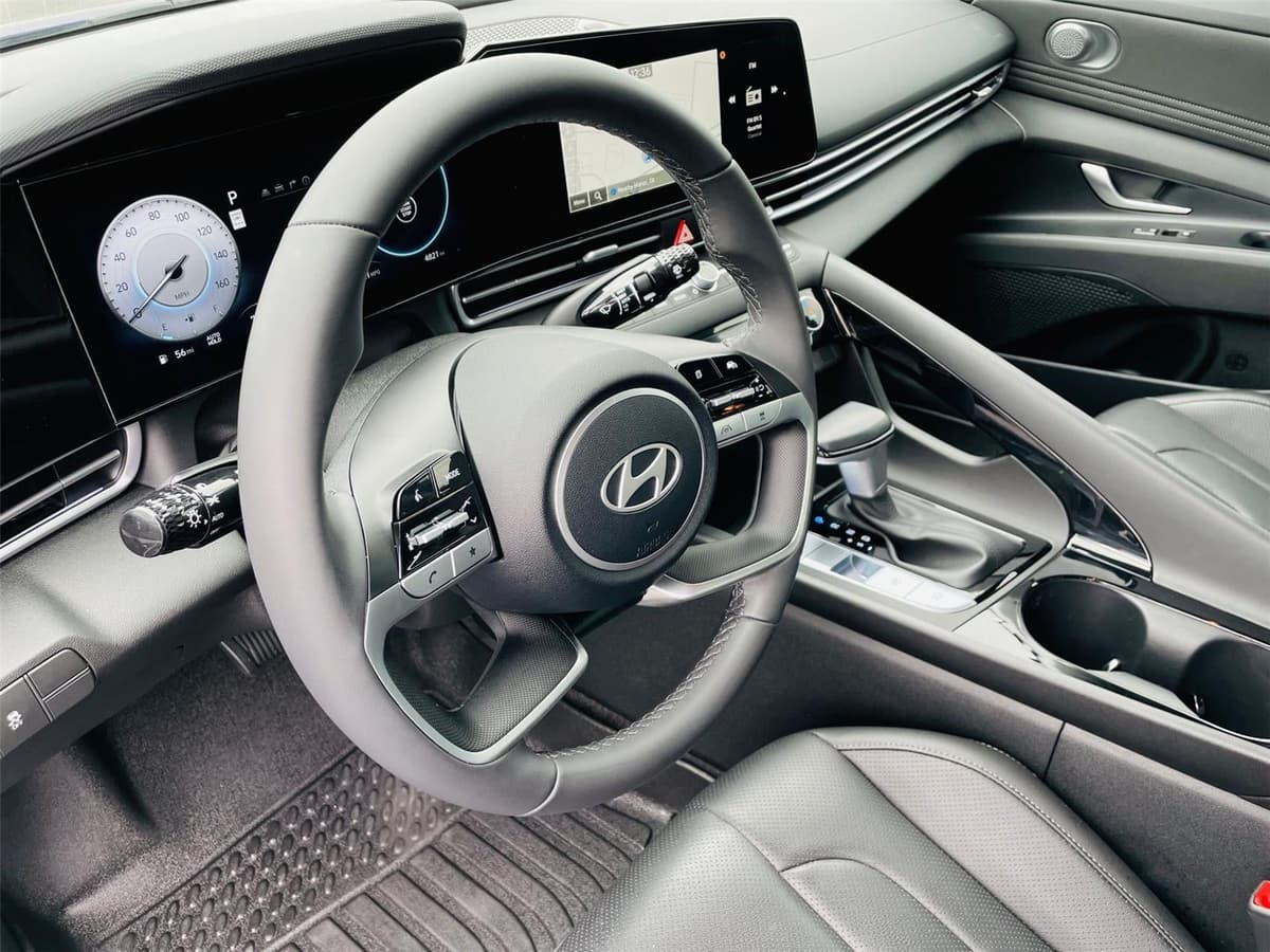2025 Hyundai Elantra - Image 44
