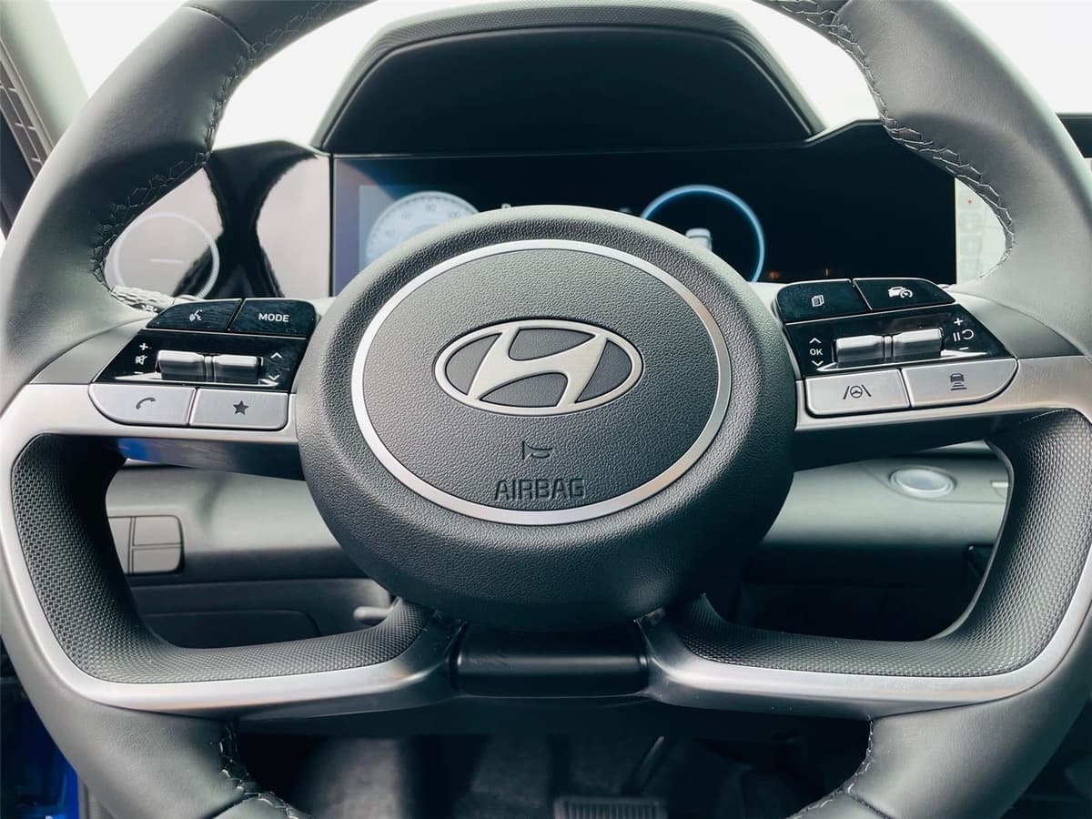 2025 Hyundai Elantra - Image 47