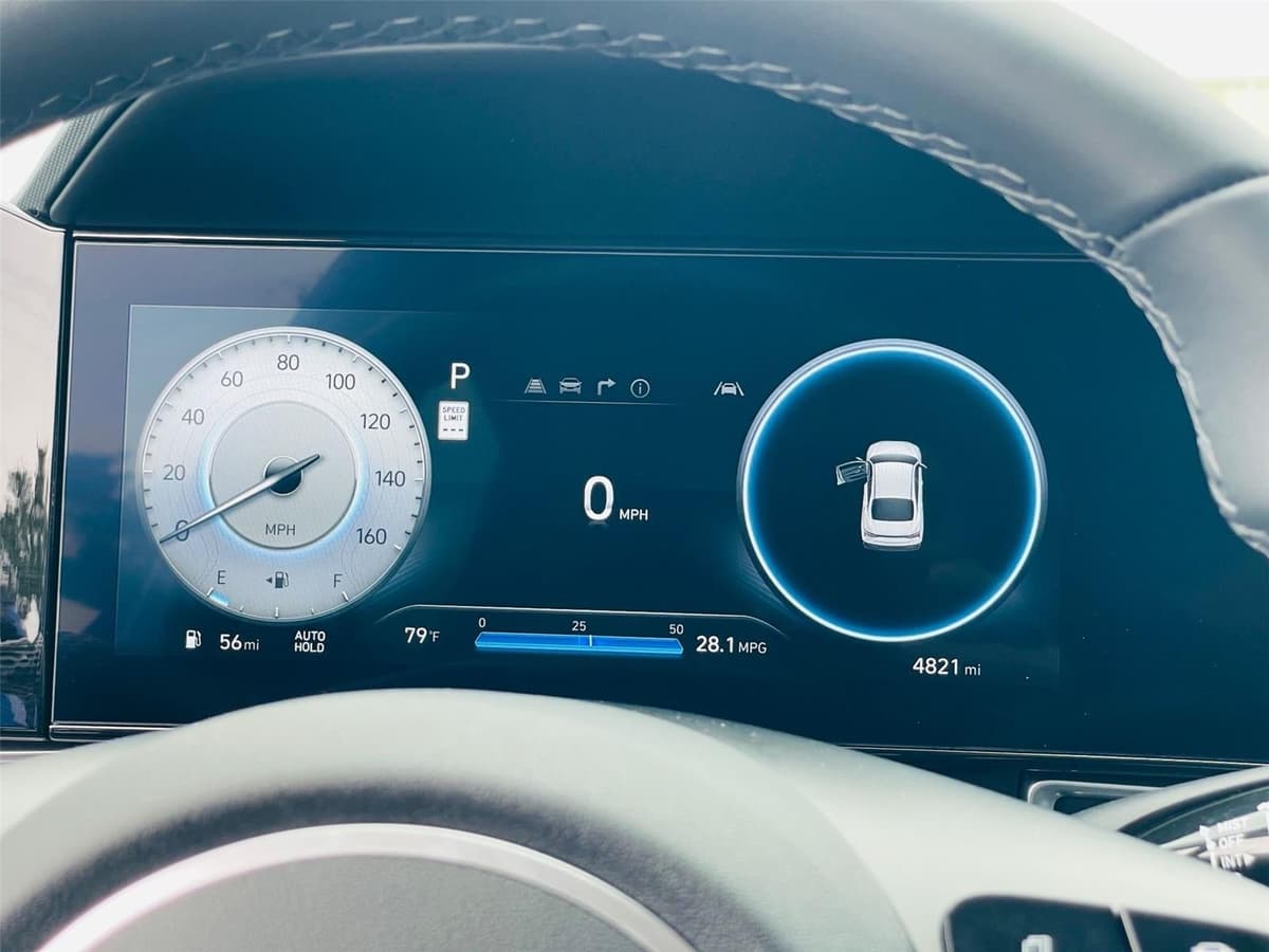 2025 Hyundai Elantra - Image 51