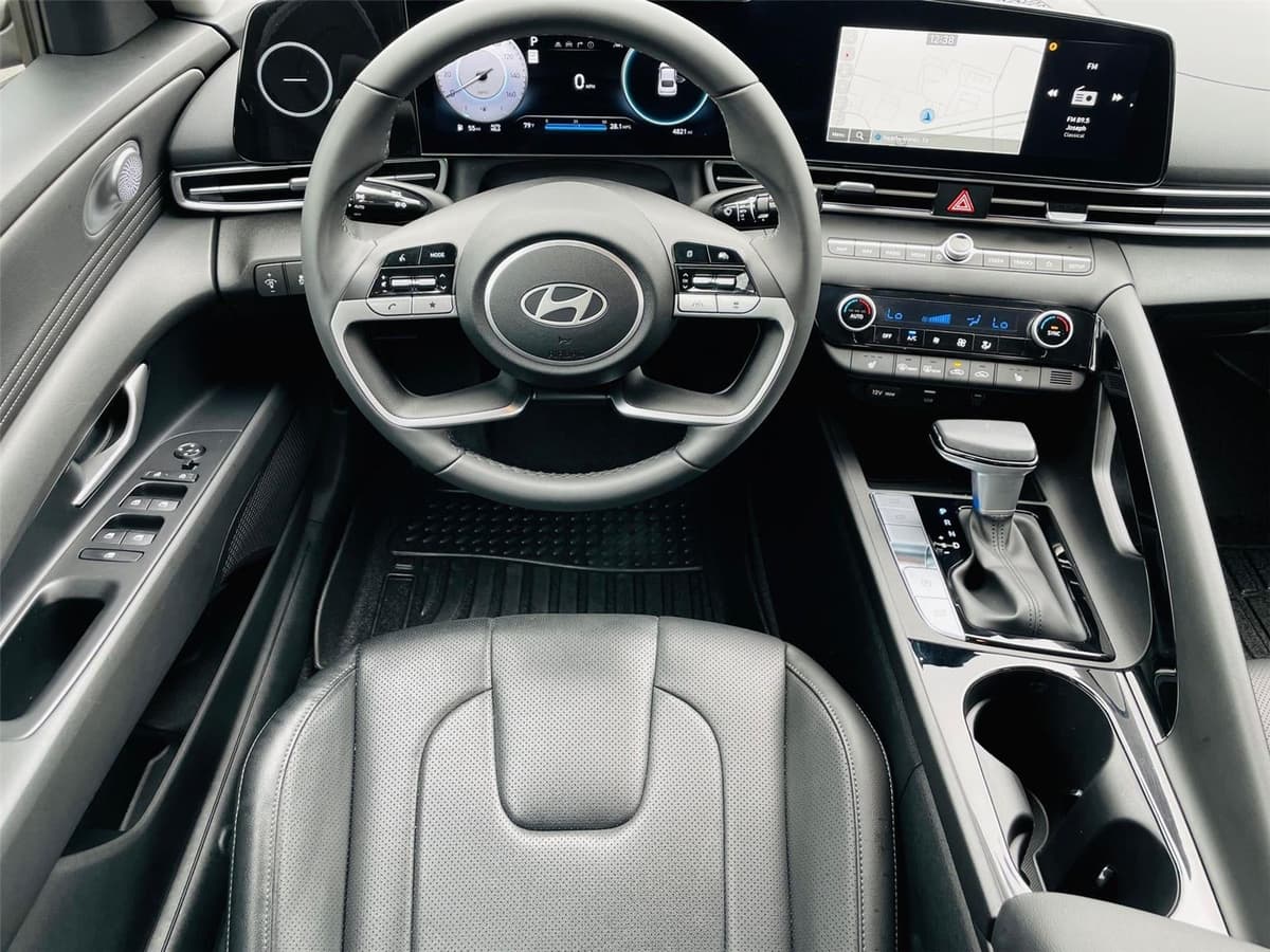 2025 Hyundai Elantra - Image 66