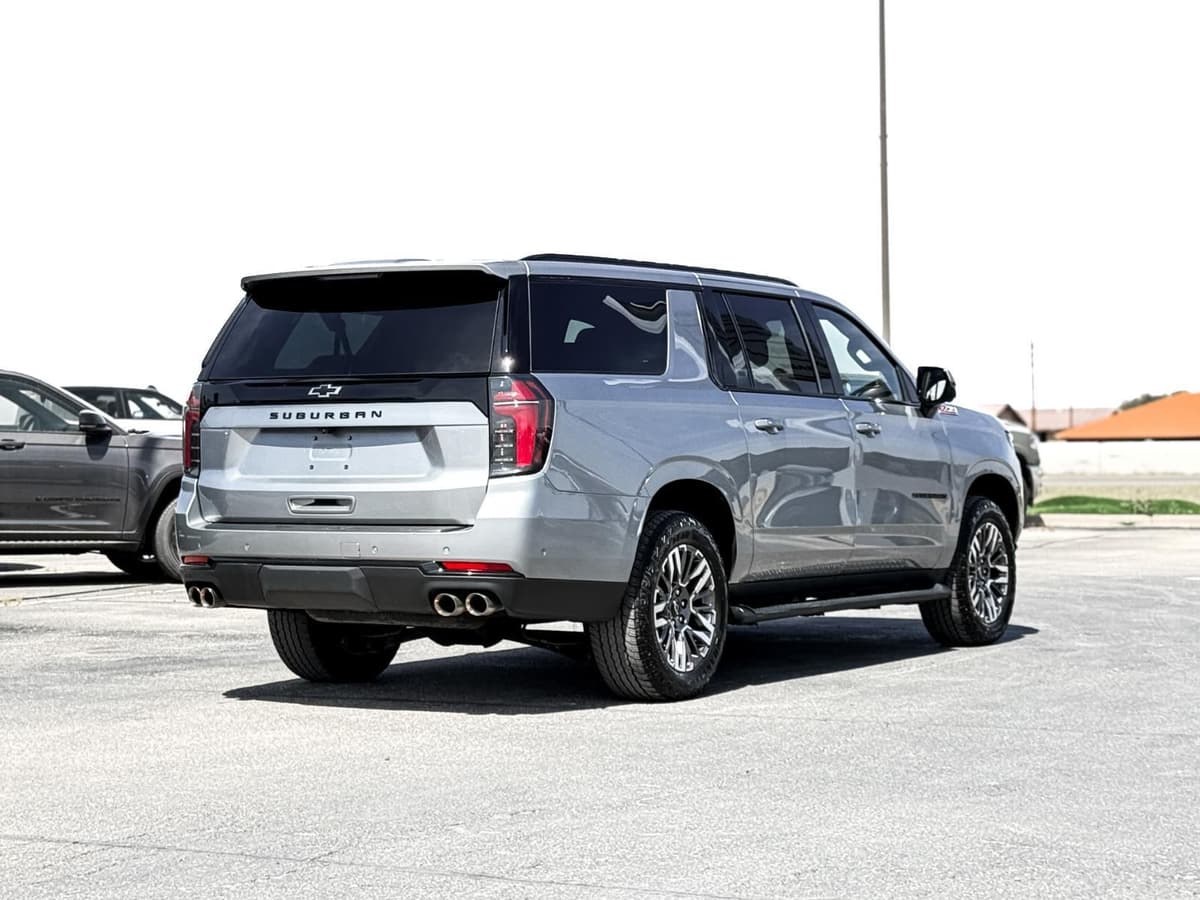 2025 Chevrolet Suburban - Image 5