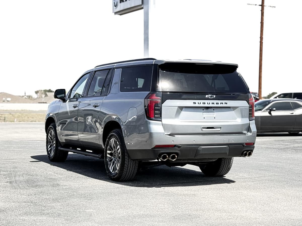 2025 Chevrolet Suburban - Image 9