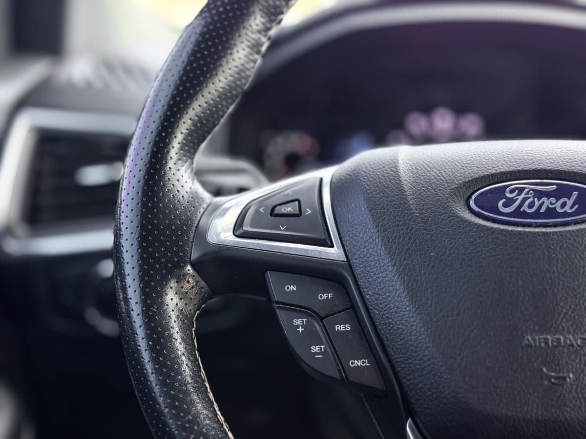 2023 Ford Edge - Image 11