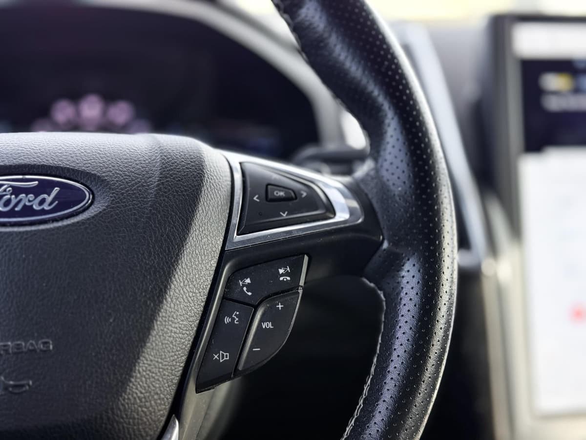 2023 Ford Edge - Image 12