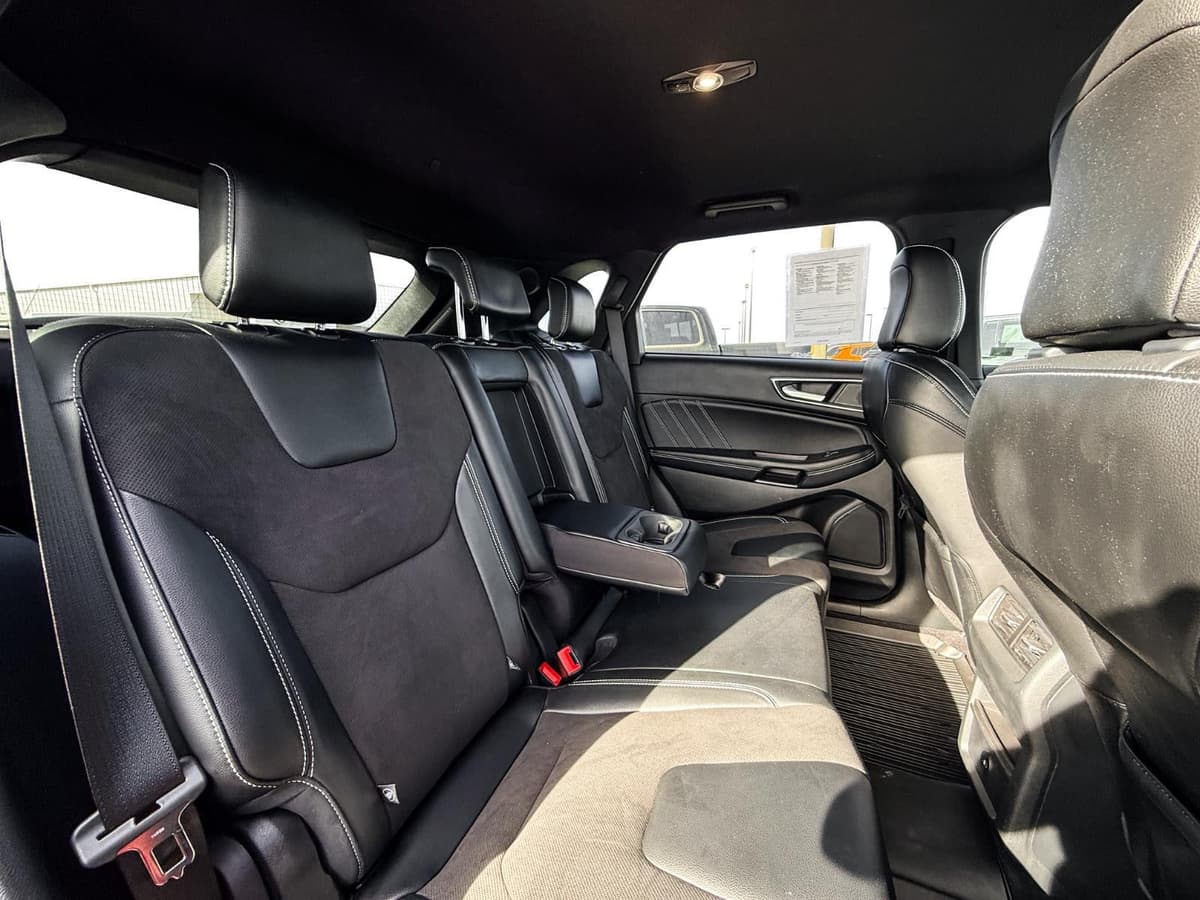 2023 Ford Edge - Image 16