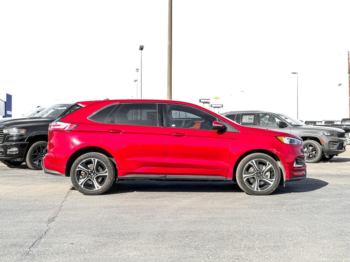 2023 Ford Edge - Image 4