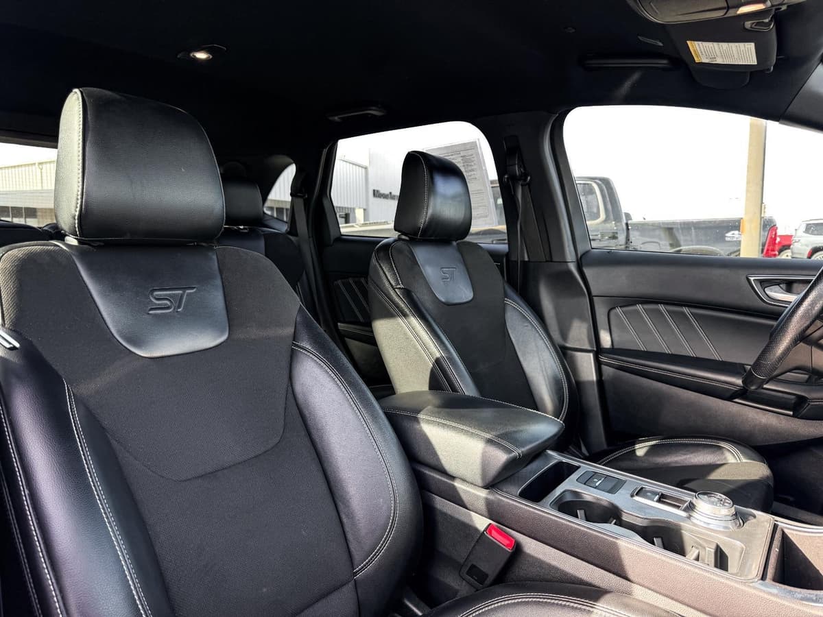 2023 Ford Edge - Image 9