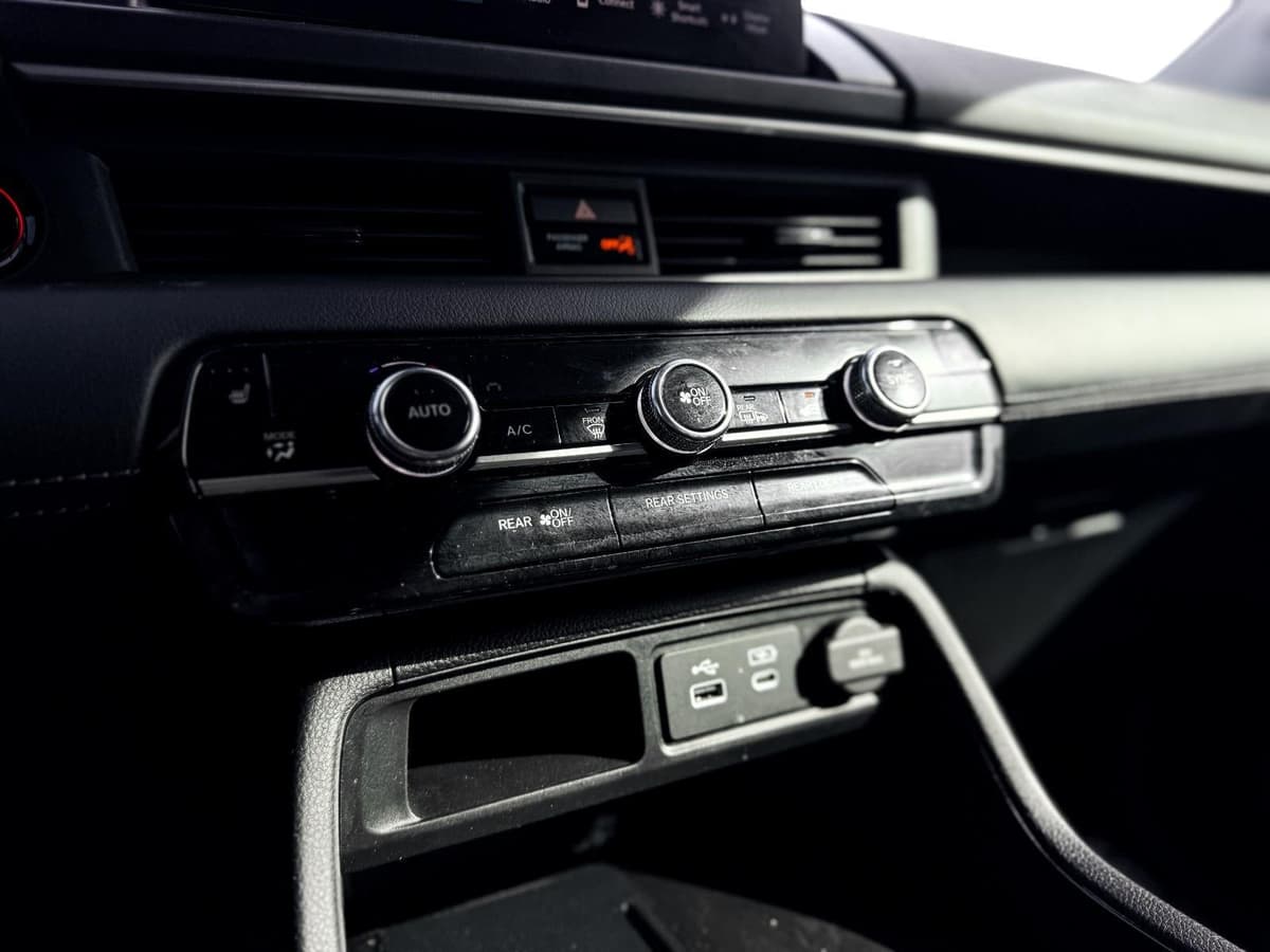 2023 Honda Pilot - Image 16