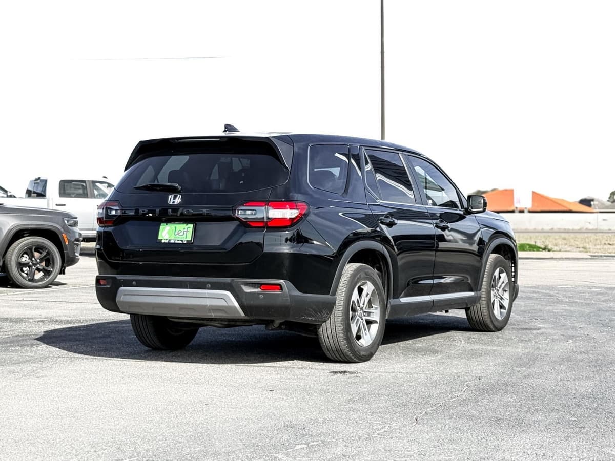 2023 Honda Pilot - Image 5
