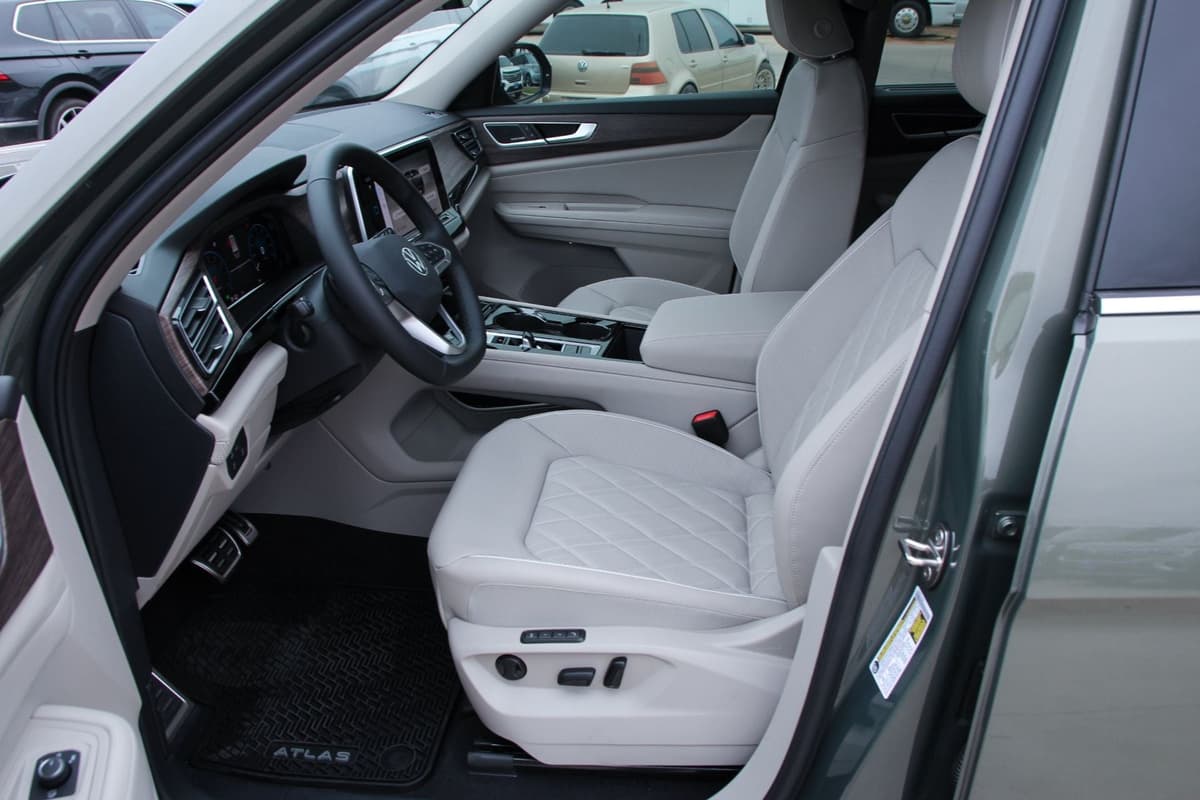 2026 Volkswagen Atlas - Image 10