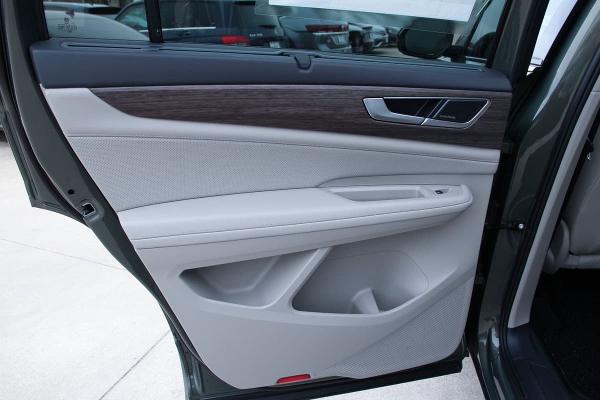 2026 Volkswagen Atlas - Image 27