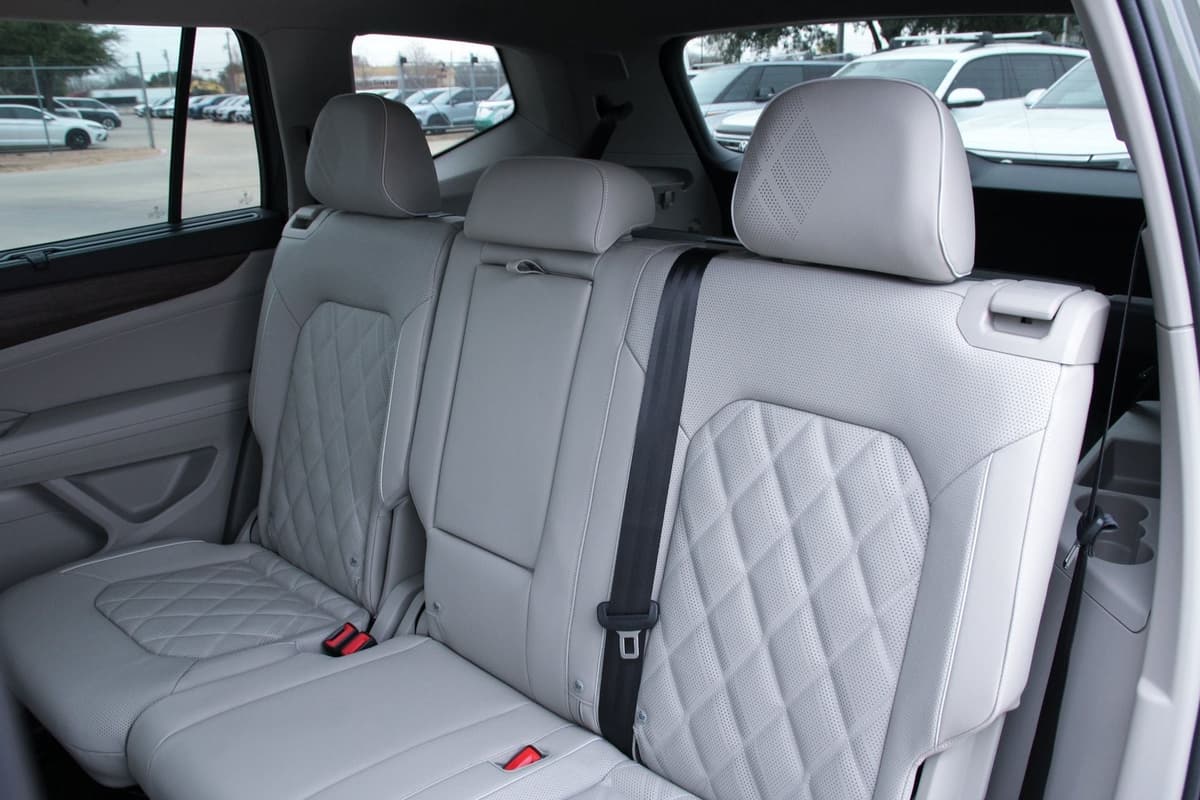 2026 Volkswagen Atlas - Image 30