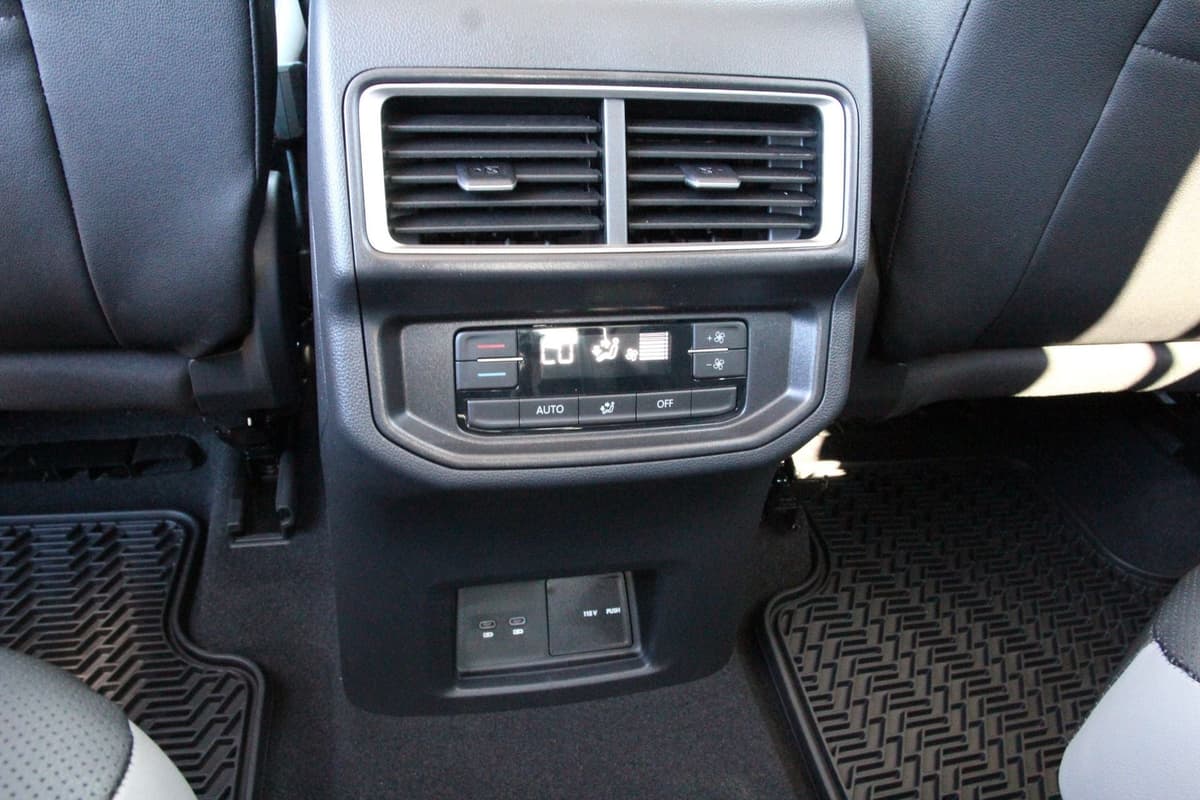 2026 Volkswagen Atlas - Image 26