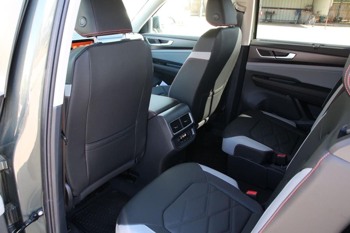 2026 Volkswagen Atlas - Image 27