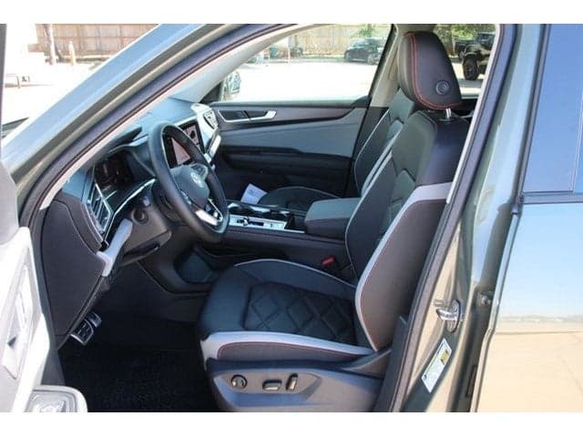 2026 Volkswagen Atlas - Image 42