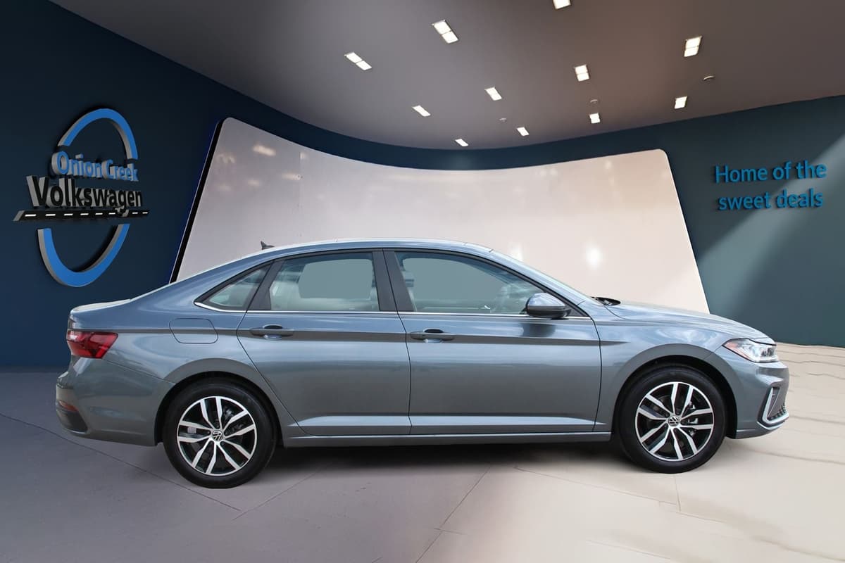 2026 Volkswagen Jetta - Image 4