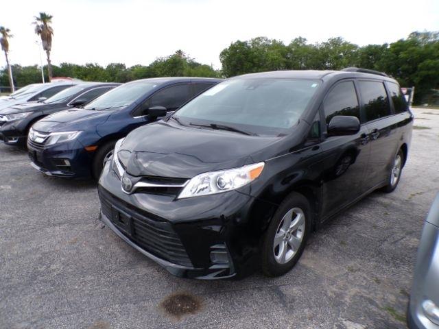 2018 TOYOTA Sienna