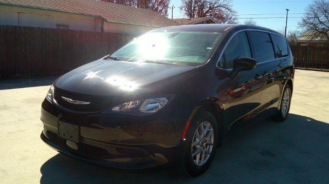 2022 CHRYSLER Voyager
