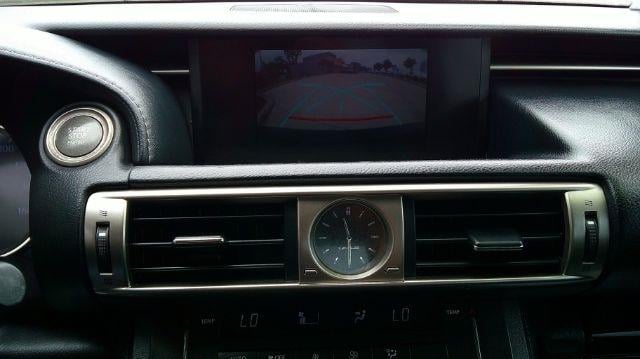 2015 LEXUS IS - Image 10