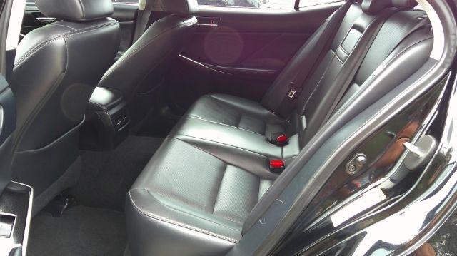 2015 LEXUS IS - Image 11