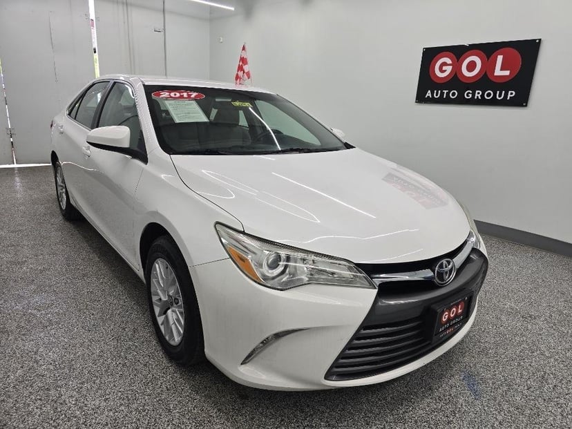 2017 TOYOTA Camry - Image 1