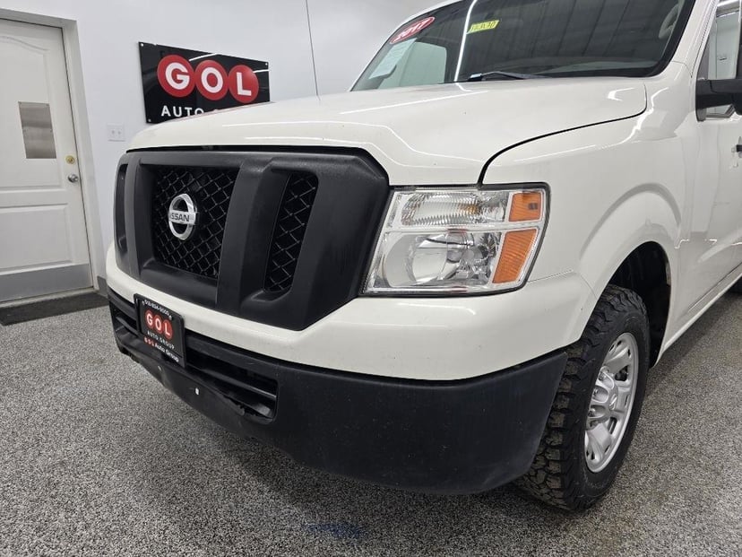 2017 Nissan NV - Image 6