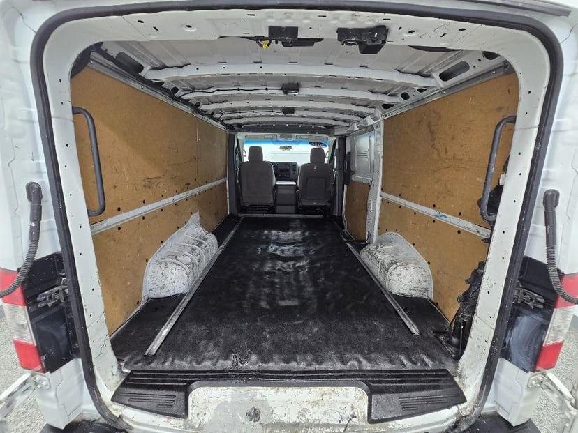 2017 Nissan NV - Image 9