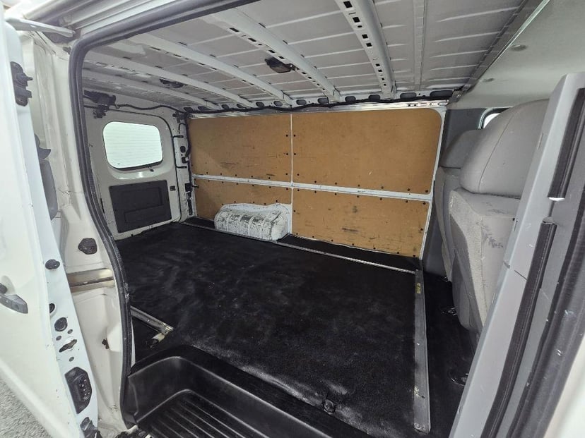 2017 Nissan NV - Image 10