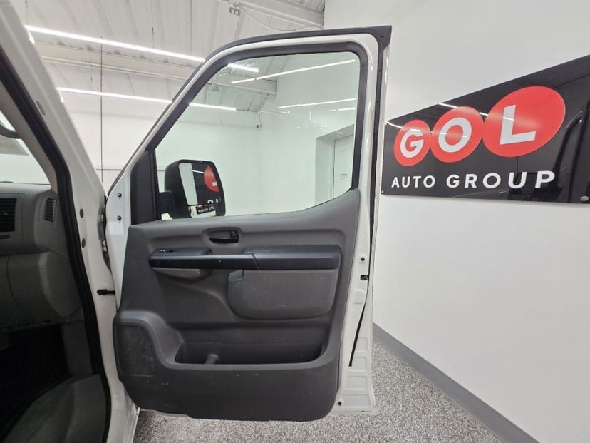 2017 Nissan NV - Image 20