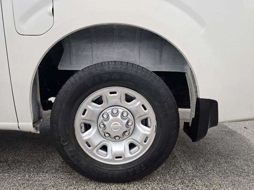 2017 Nissan NV - Image 22